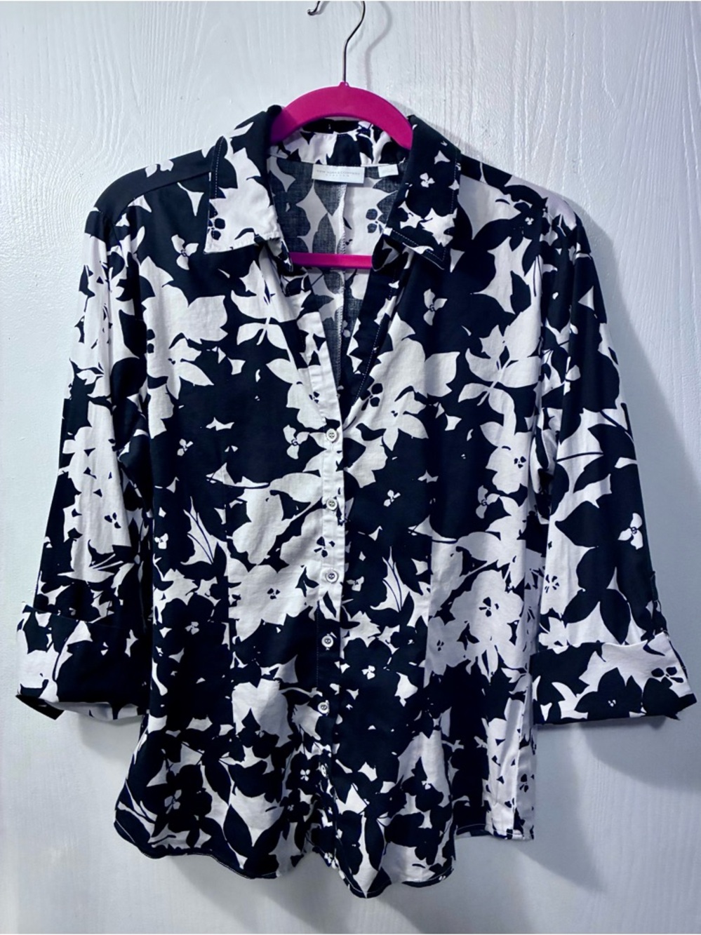 New York & Company Black and White Floral Button-Down Shirt